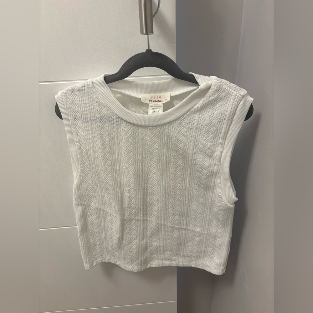 Urban Outfitters Romantics White Textured Sleeveless Tank Size Small